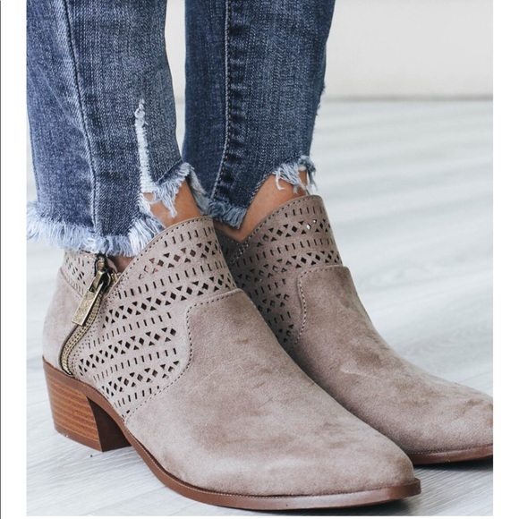 LAST 1🌸 cutout booties tan vegan suede - Picture 5 of 6